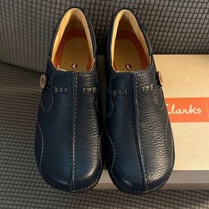 Clarks Women's Navy  Marine Leather Slip-Ons
